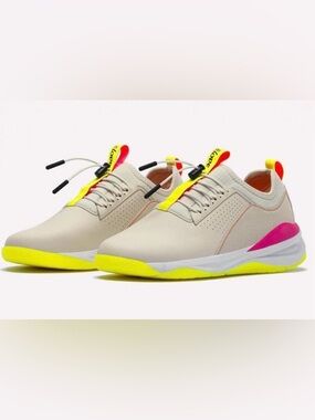 NEW CLOVE Limited Edition “Lemon Aid”
Size 8 women. #1 RATED Healthcare Shoes!